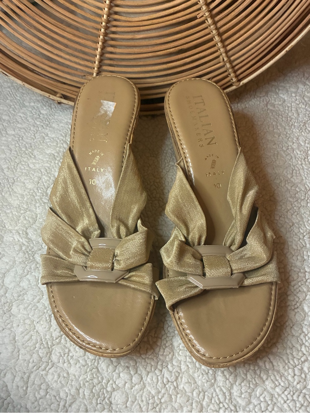 Italian Shoemakers Gold Metallic Wedge Sandals Size 10 Made in Italy